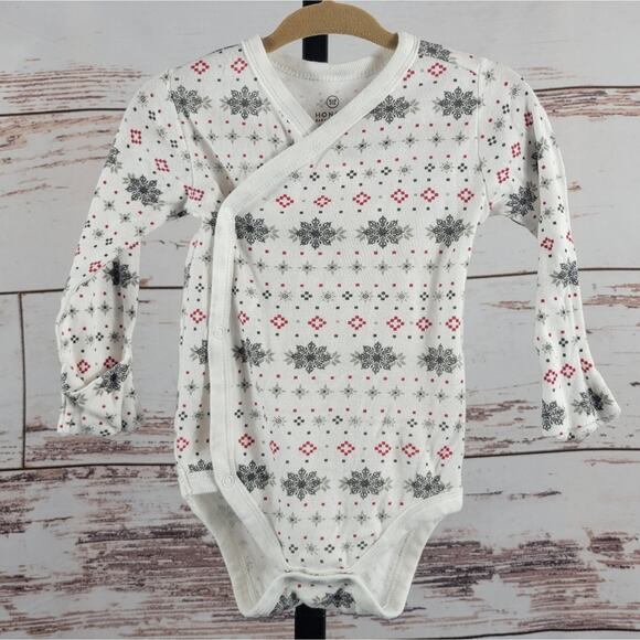 Honest Co Bodysuit 100% Organic Cotton Snaps Holiday Print Size 6-9mo - Picture 1 of 4